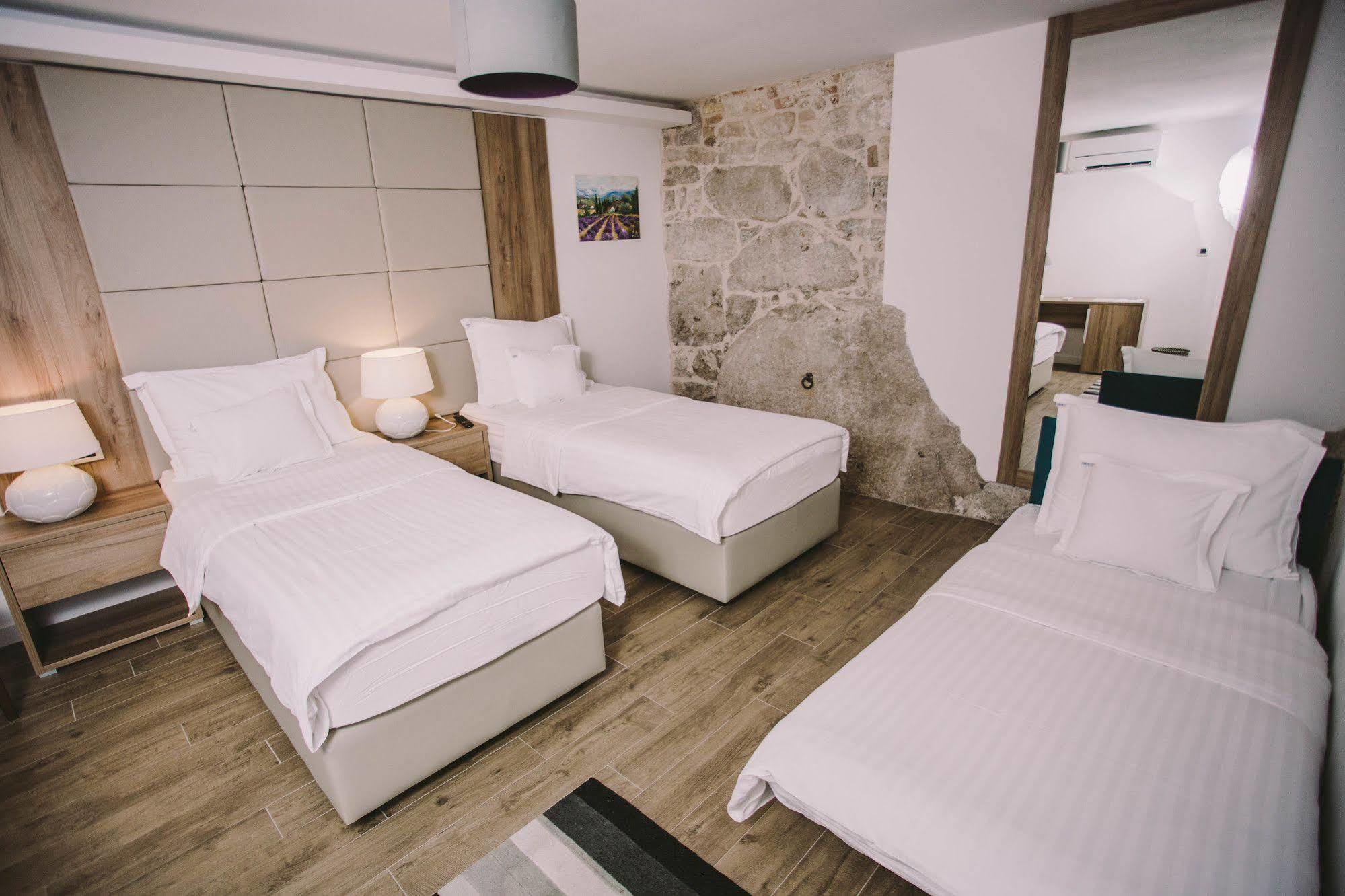 Ibella Boutique Rooms Split Exterior photo